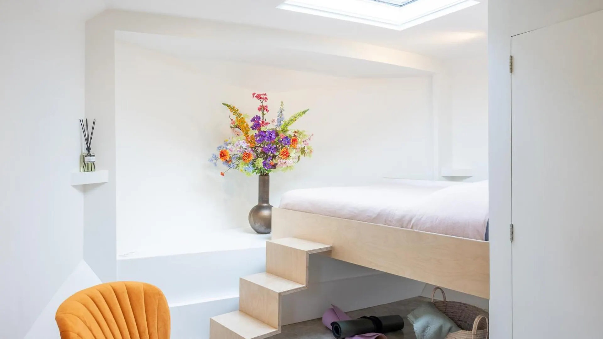 Boat Suite - A Unique Houseboat Stay In Amsterdam location